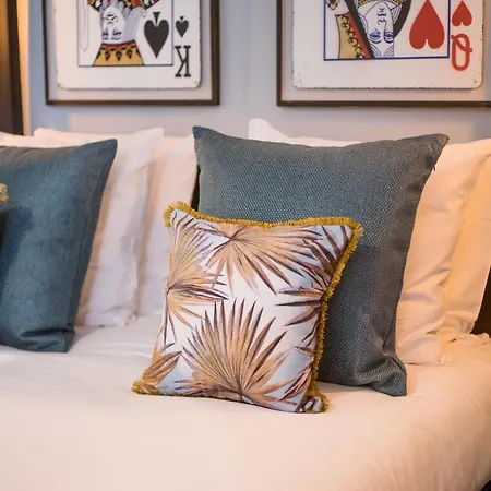 The Royal Suites- Champs Elysees Διαμέρισμα *